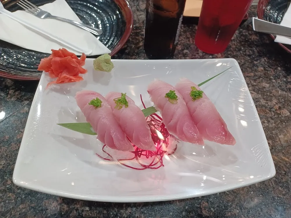 Yellowtail Roll